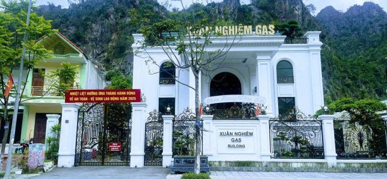 Lễ phát động Tháng công nhân – tháng an toàn vệ sinh lao động năm 2025 với chủ đề: “Tăng cường đánh giá, nhận diện nguy cơ rủi ro và chủ động triển khai các biện pháp đản bảo an toàn, vệ sinh lao động tại nơi làm việc”.